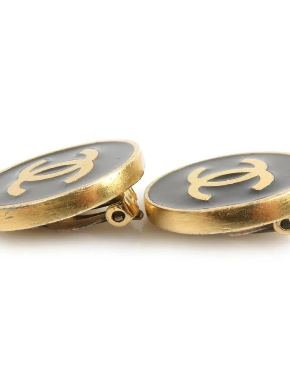 Auth CHANEL CC Logo Clip on Earrings Gold/Black Metal/Enamel